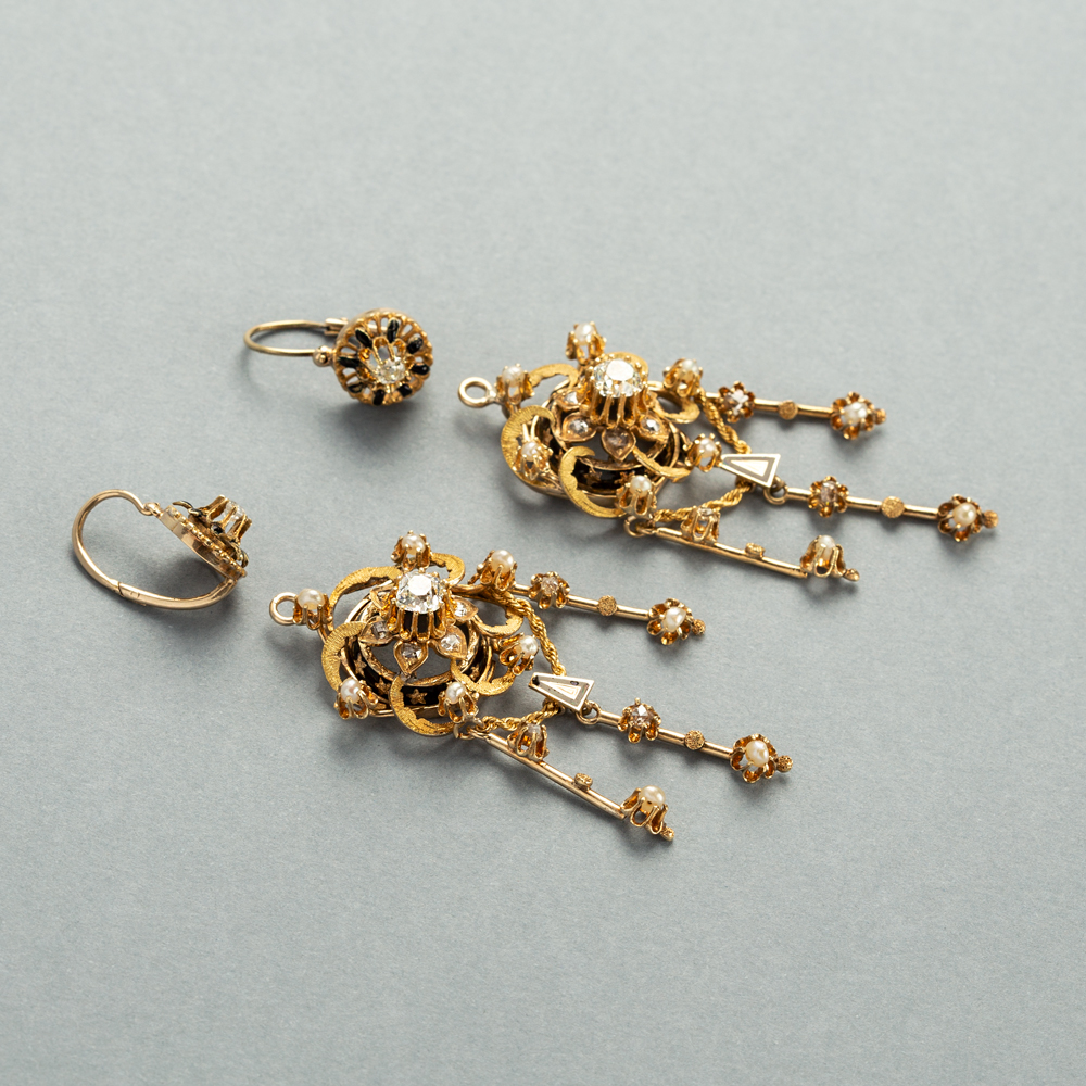 Set Victorian din aur de 14k cu email perle si diamante 
