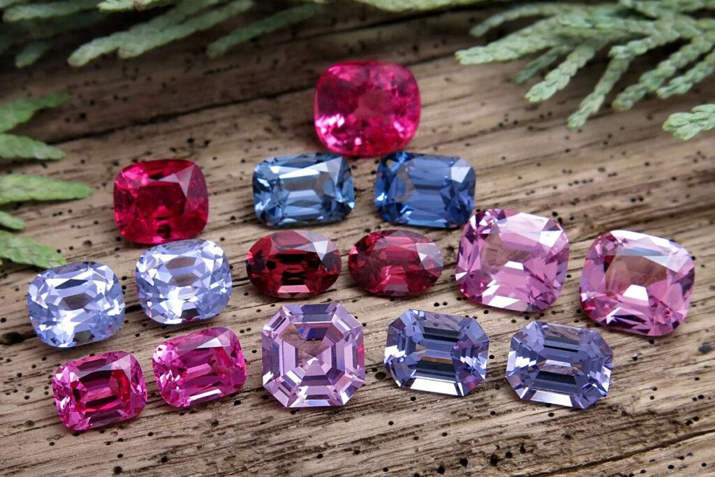 piatra semipretioasa spinel