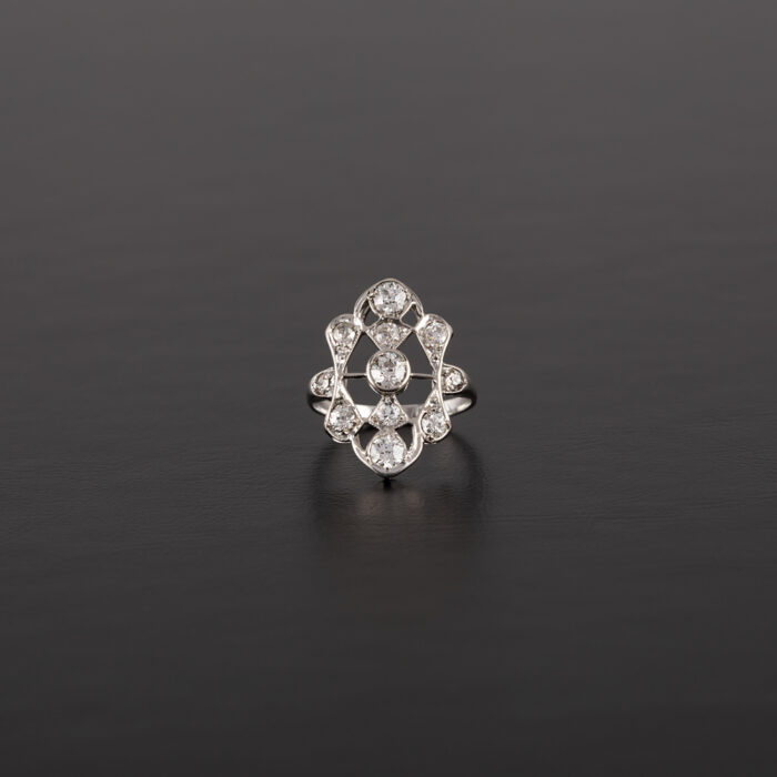 Inel autentic Art Deco din platina cu diamante naturale